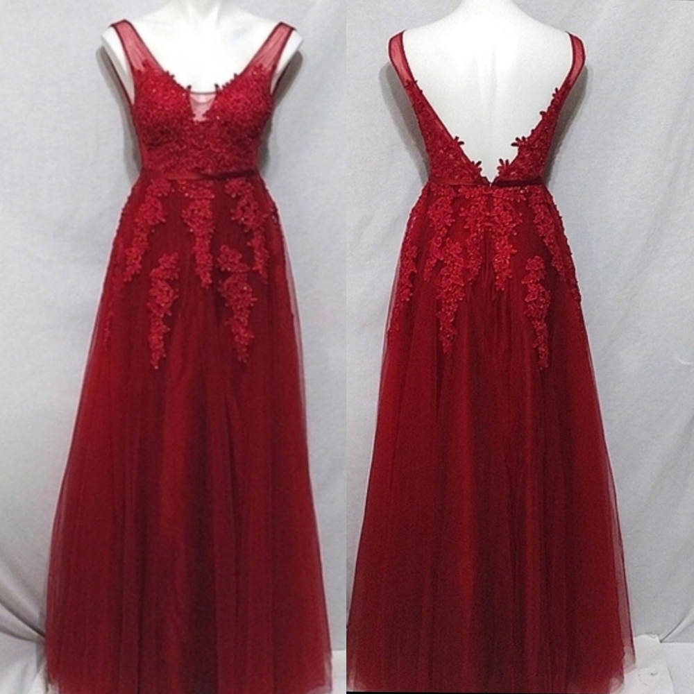 Red Embroidered Lace Prom Gown Small Floor Length Fit & Flare Bridesmaid Gala